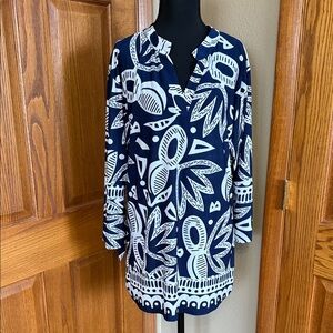 Lildy,  beautiful, light, and airy split sleeve tunic.